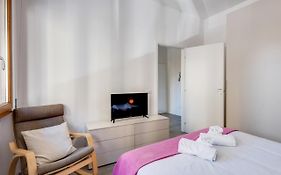 Lulli Bright And Cozy Flat
